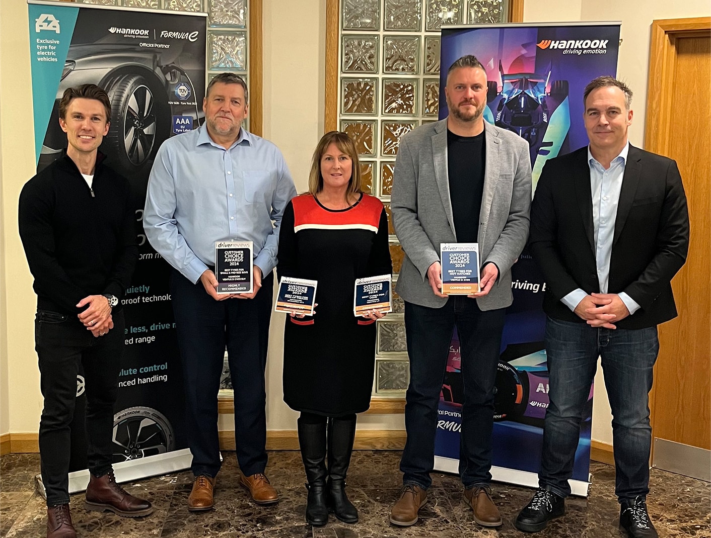 Hankook Tire UK recibe cuatro premios en los DriverReviews 2024, 25 Customer Choice Awards.