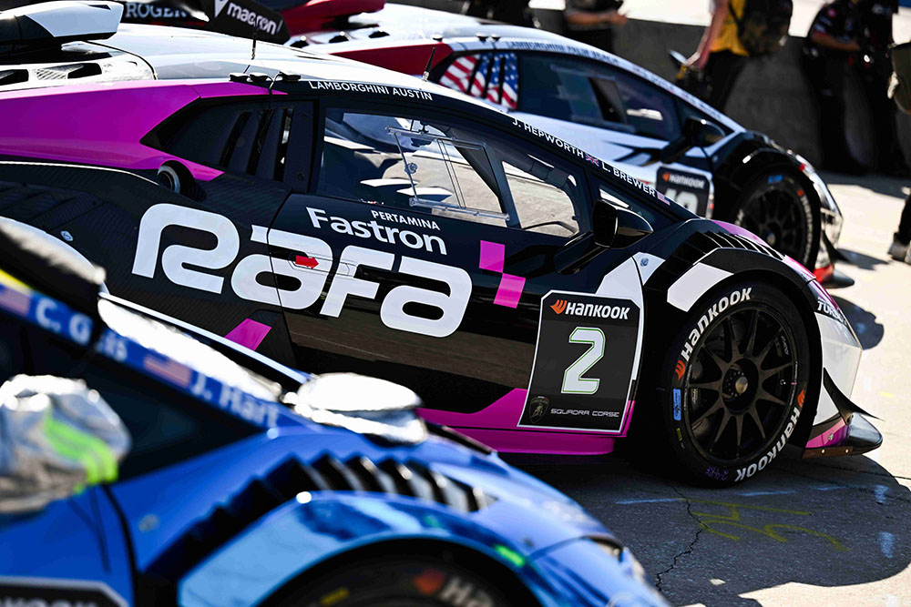 2025_lamborghini_super_trofeo_race_in_action_1