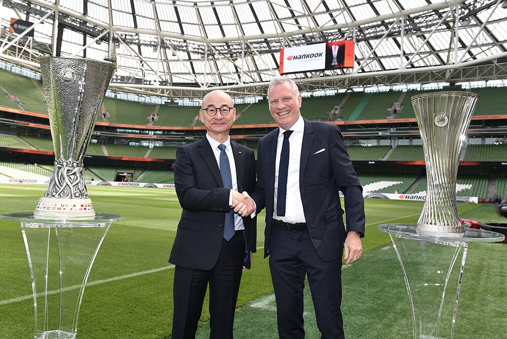 Sanghoon_Lee_President_COO_of_Hankook_Tire_Europe_and_Guy_Laurent_Epstein_UEFA_Marketing_Director