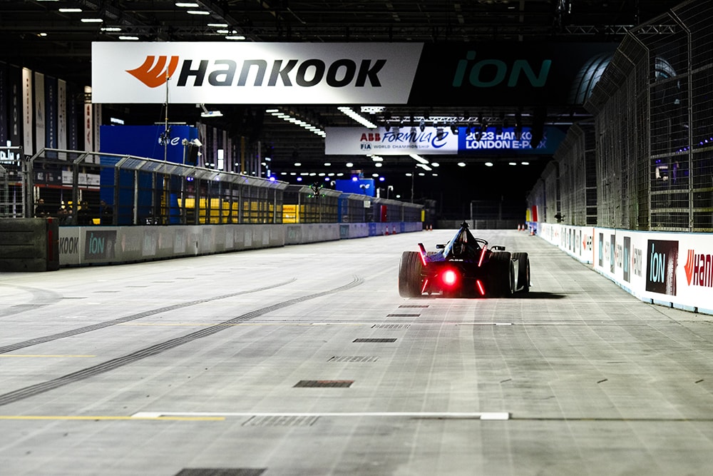 JakeDennisMendapatGelarJuaraDuniaFormulaEPertamanyadiHankookLondonE-Prix