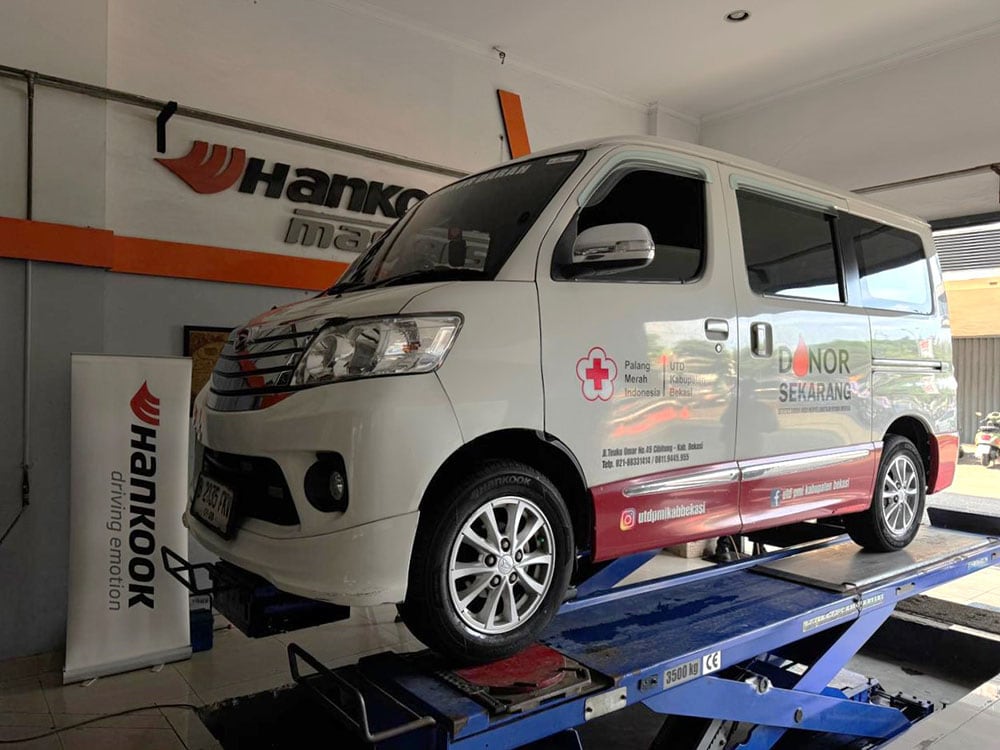 donasi_ban_hankook_tire_indonesia_ke_pemadam_kebakaran_bekasi_2