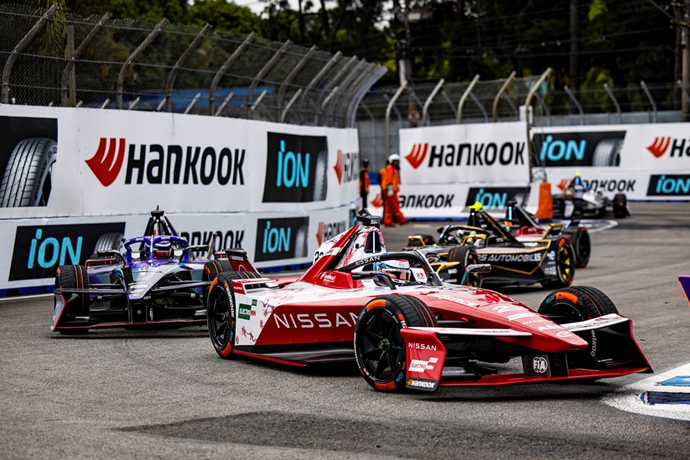 포뮬러_e_시즌_11_2025_상파울루_e_prix_경기_장면_1