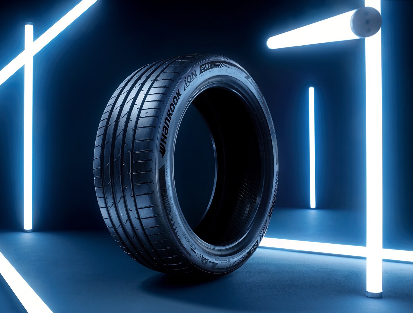 Hankook Tire presenta un nuevo sistema tecnológico para la marca de llantas exclusiva para vehículos eléctricos 'iON'.
