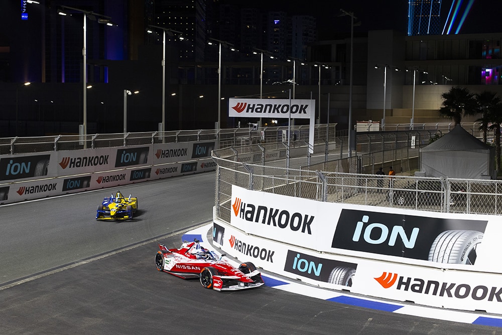 Hankook_presenta_su_avanzada_tecnología_de_llantas_para_vehículos_eléctricos_en_el_doble_evento_del_E_Prix_de_Jeddah_2025_1