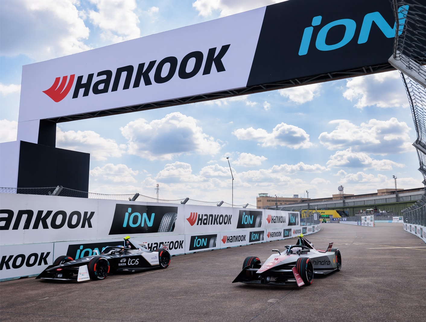 Thrilling races and an abundance of grip on the Hankook iON Race – the Berlin E-Prix delights fans