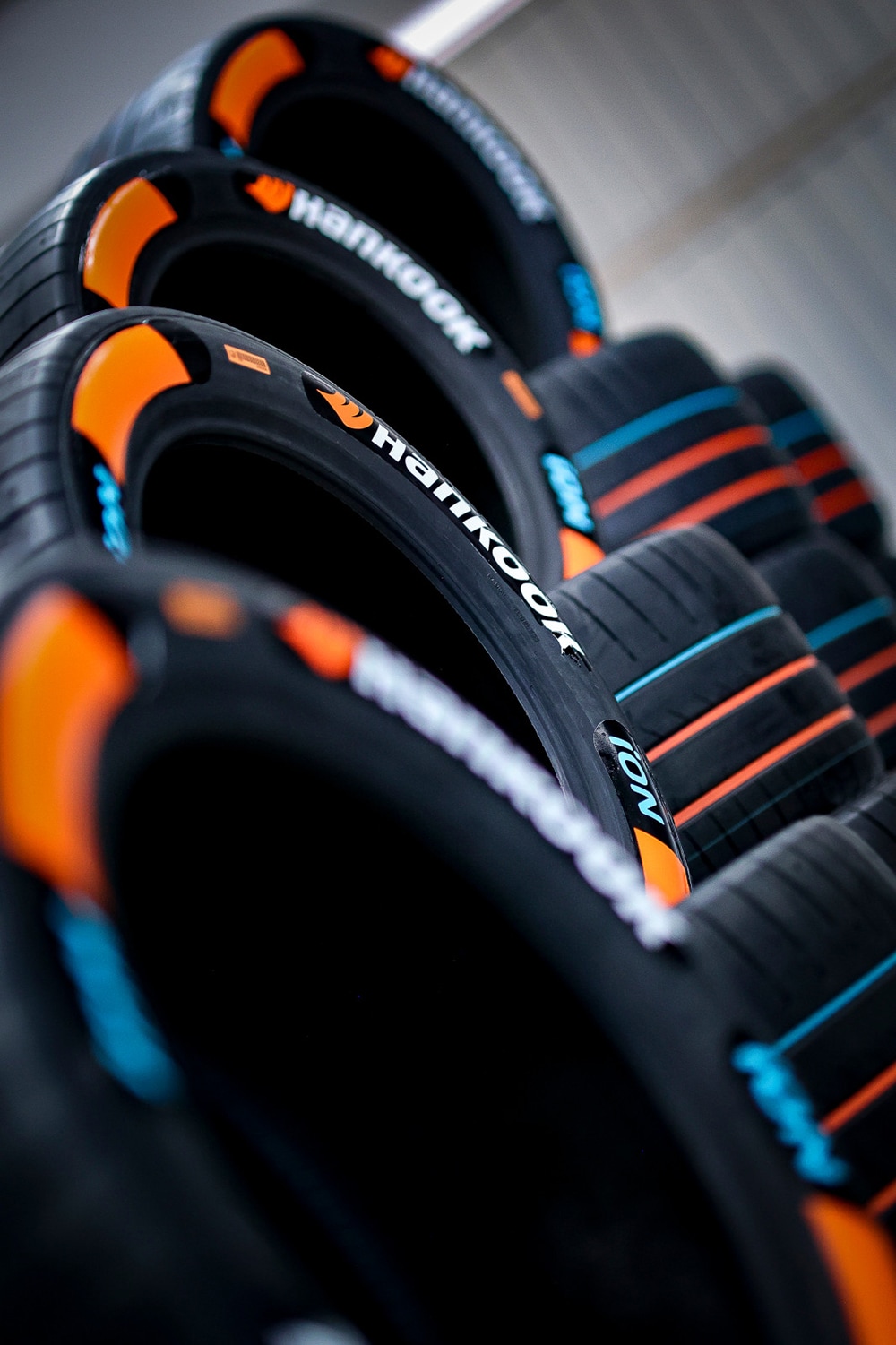 official_formula_e_season_12_tire_gen3_evo_ion_race