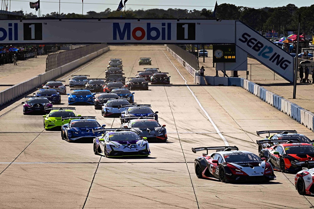 2025_lamborghini_super_trofeo_race_in_action_3