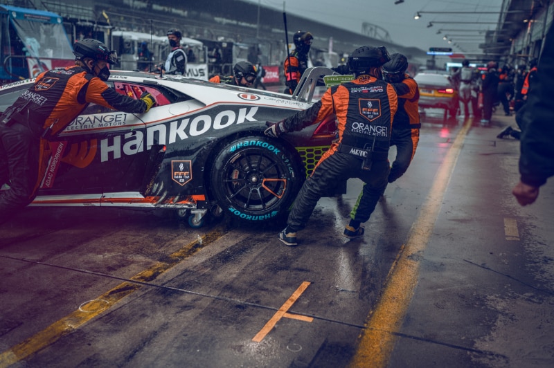 Hankook Tire & Technology-Technology in Motion-Champions of the extream-4