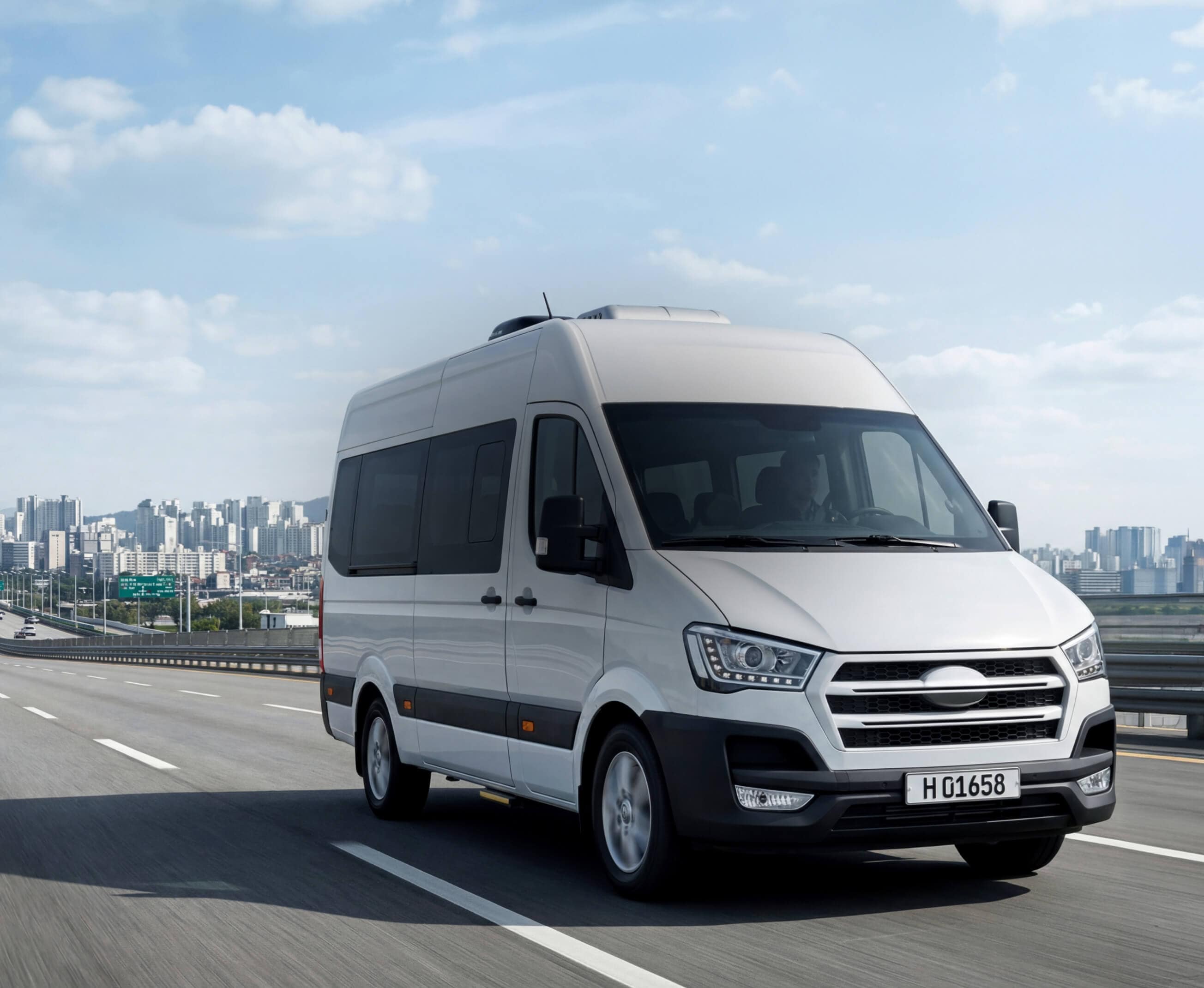 Hankook Tire & Technology-Tires-Vantra-transit-detail-main-01